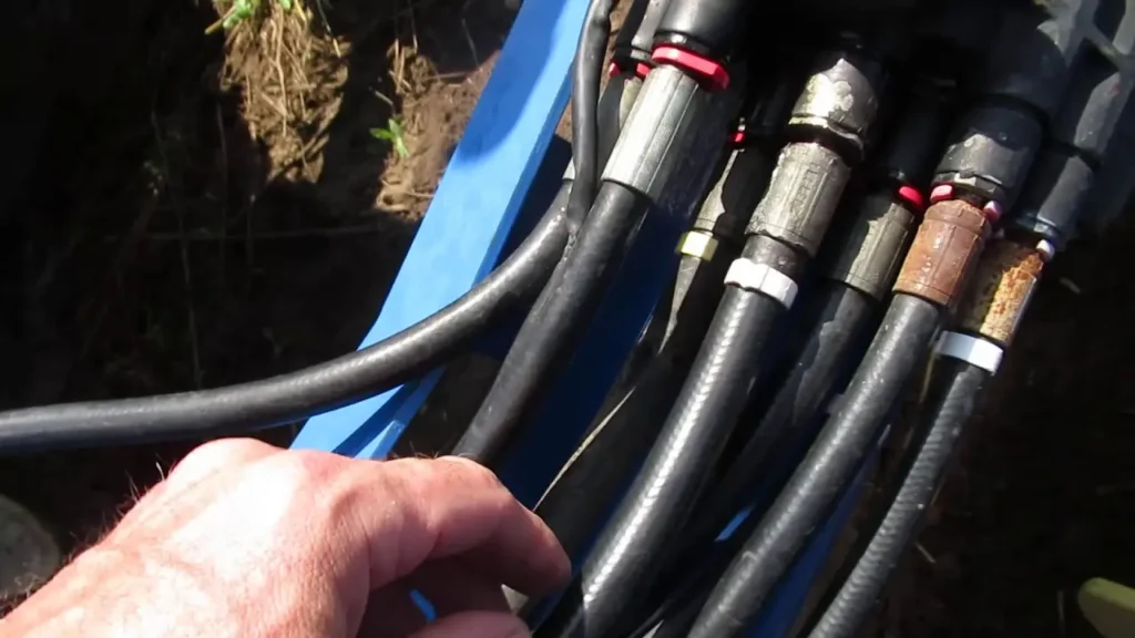 How to Replace A Hydraulic Hose? 7 how to change a hydraulic hose on a tractor loader