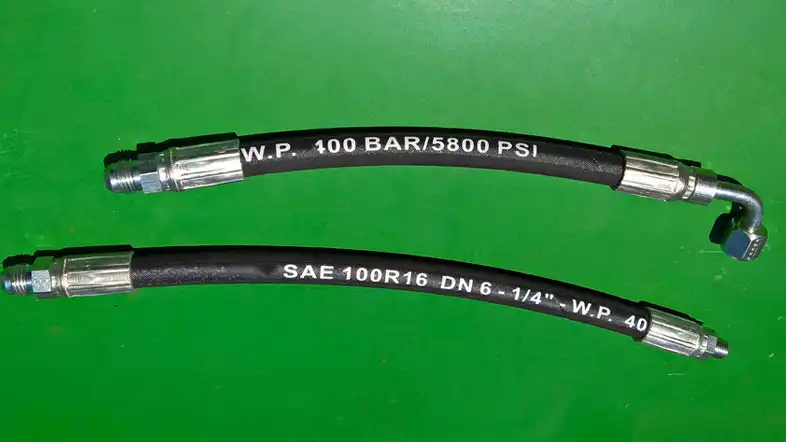 AW28955 Bruiser Xtreme 5800 PSI Hydraulic Hose For John Deere 60/70/70A Loaders
