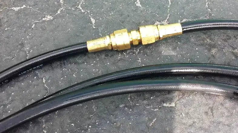 tubo idraulico rattoppato
