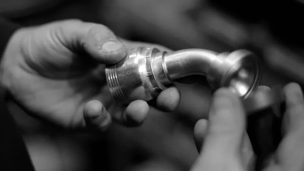 can you use teflon tape on hydraulic fittings