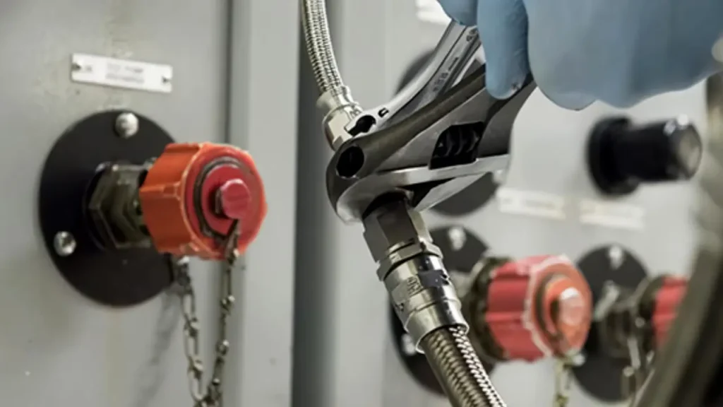 how to install hydraulic hose fittings