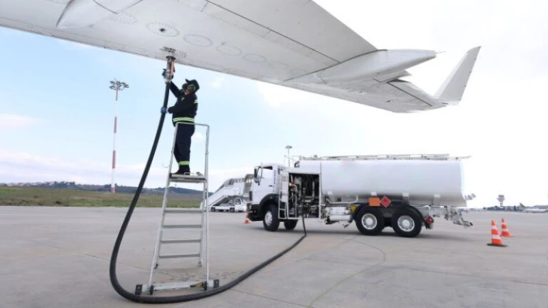 Airport refueling pipe