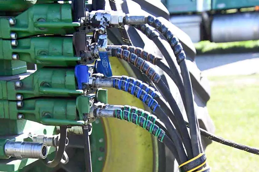 Manguera hidráulica para maquinaria agrícola webp