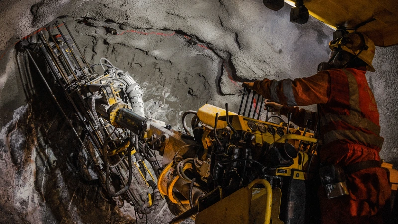 Hydraulic hose in mining