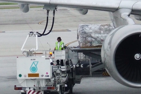 Aircraft fueling hose