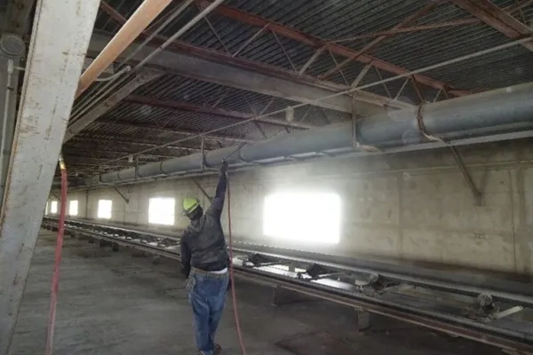 High pressure air cleaning