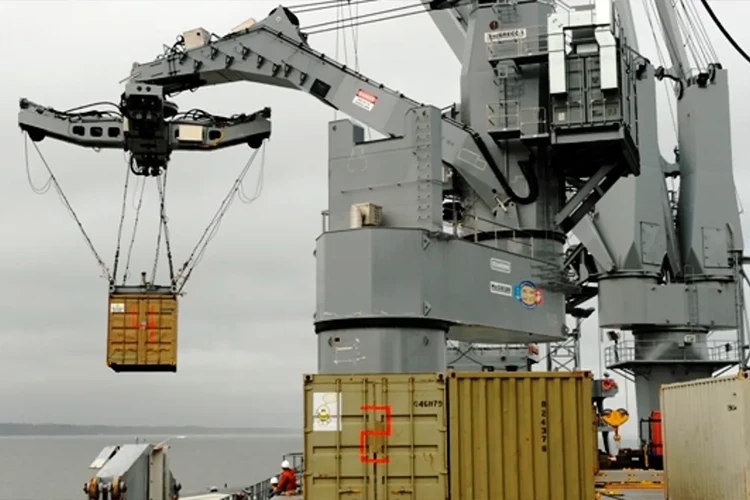 Ship crane