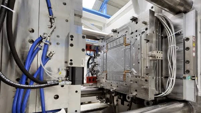 Hydraulic Hose Systems in Injection Molding Machines